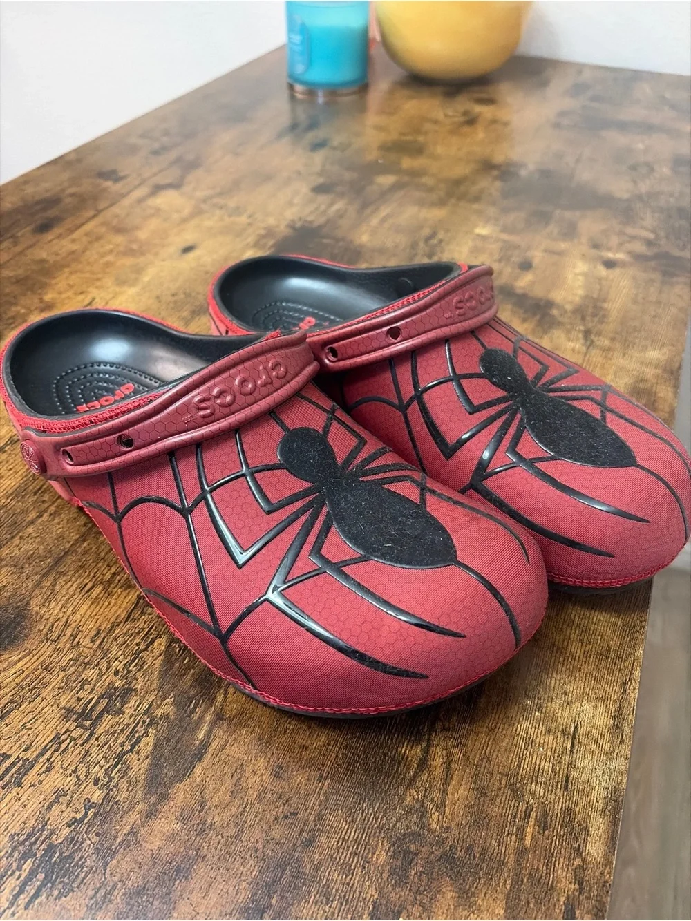 CROCS Men’s Marvel Spiderman size 11
